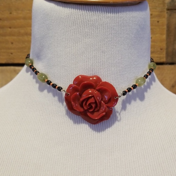 Vintage Jewelry - Vintage 90s rose choker